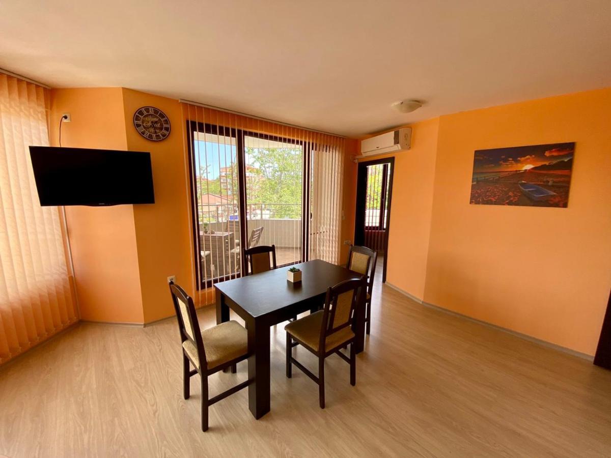 Cozy Apartment In The Center Of Primorsko Ngoại thất bức ảnh
