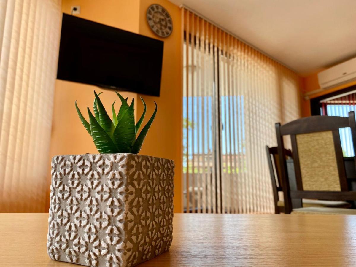 Cozy Apartment In The Center Of Primorsko Ngoại thất bức ảnh
