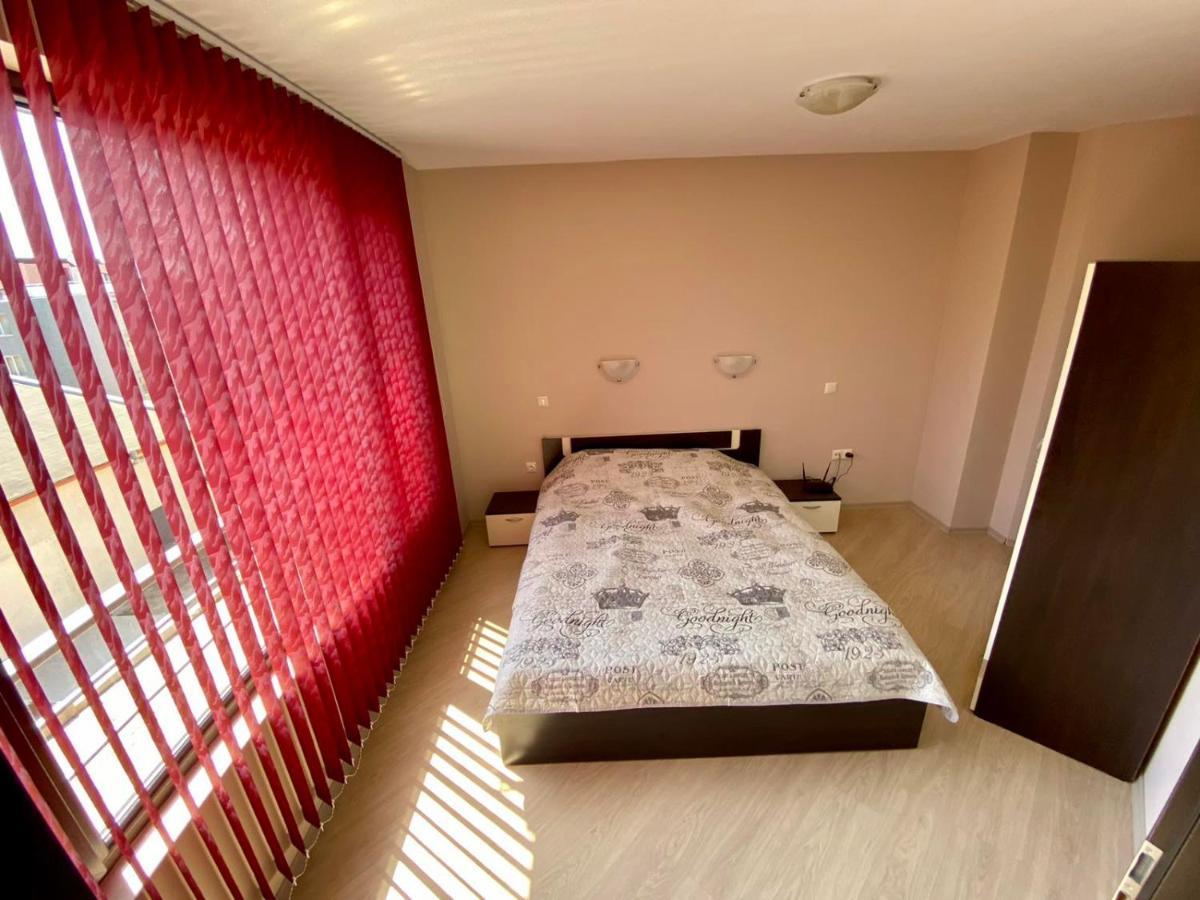 Cozy Apartment In The Center Of Primorsko Ngoại thất bức ảnh