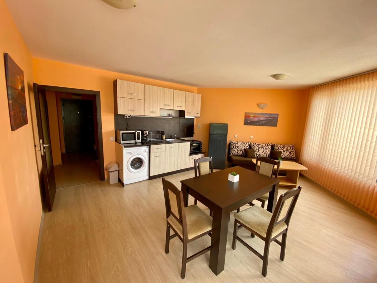 Cozy Apartment In The Center Of Primorsko Ngoại thất bức ảnh